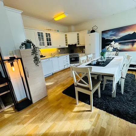 Sandnes Sentrum - Romslig Leilighet *